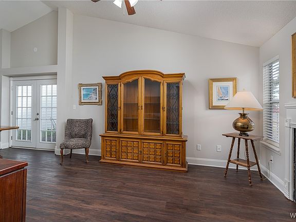 4th image of 2826 Swallow Ln