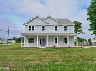 101 Kings Harbor Dr, Holly Ridge, NC 28445