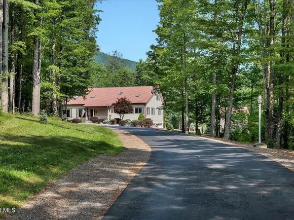 35 Indian Ladder Drive, Altamont, NY 12009