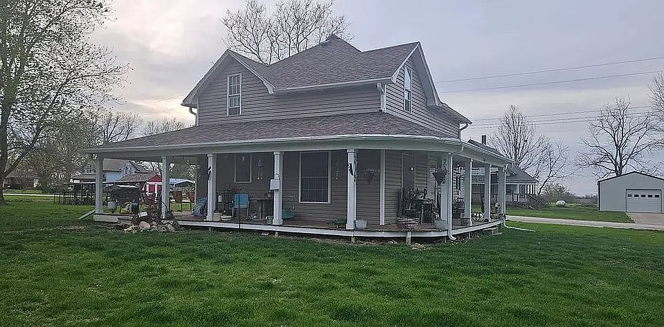 1st image of 1208 1st St