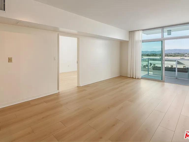 13700 Marina Pointe Dr #721 — Photo 3