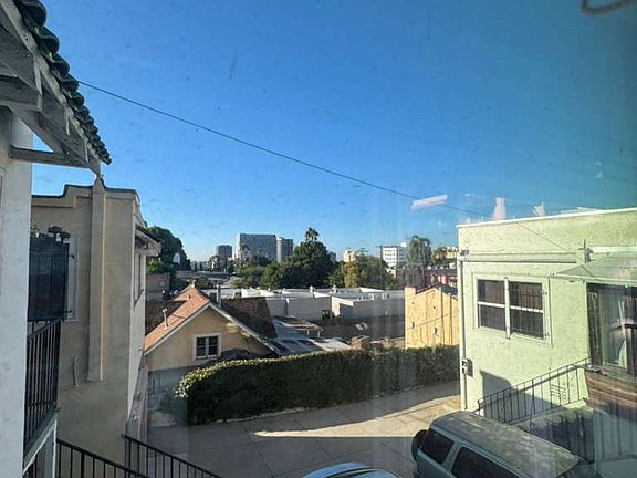 3rd image of 2032 Vista Del Mar Ave #6