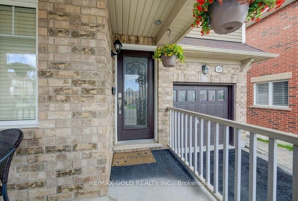 5 bed, $3,300 — Photo 2