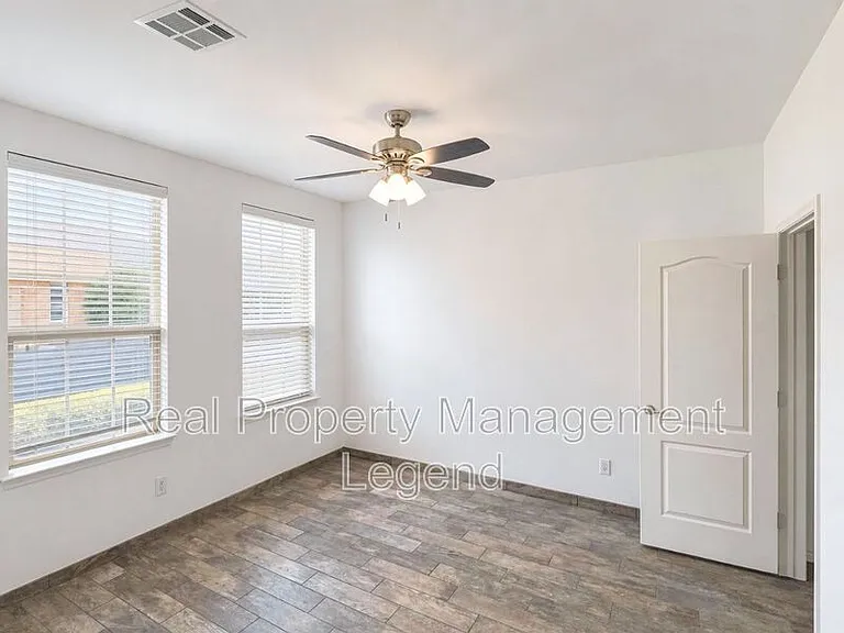 5729 Knox Dr — Photo 15