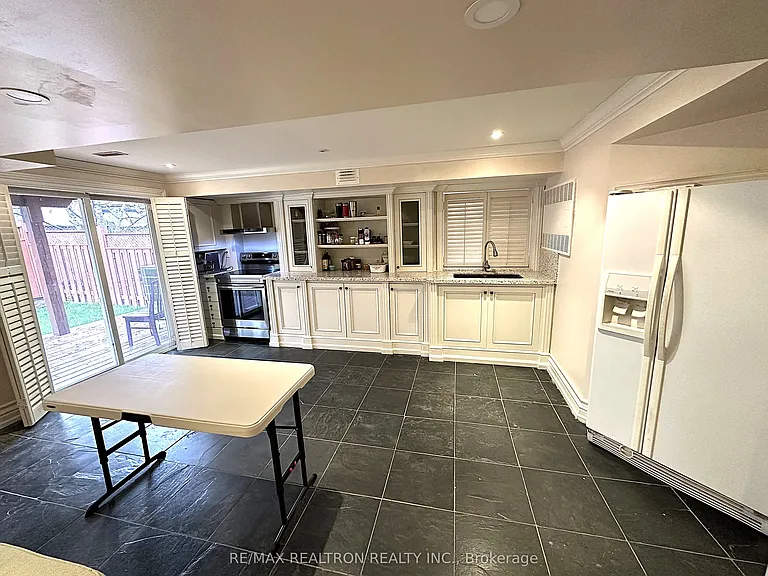 28 Gina Dr #BSMNT — Photo 5