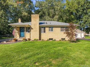 15119 Bainbridge St, Livonia, MI 48154