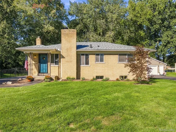 15119 Bainbridge St, Livonia, MI 48154
