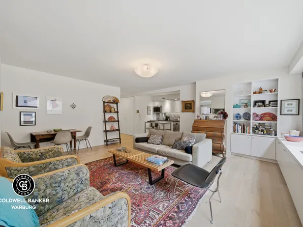 1065 Park Avenue image 1 of 12