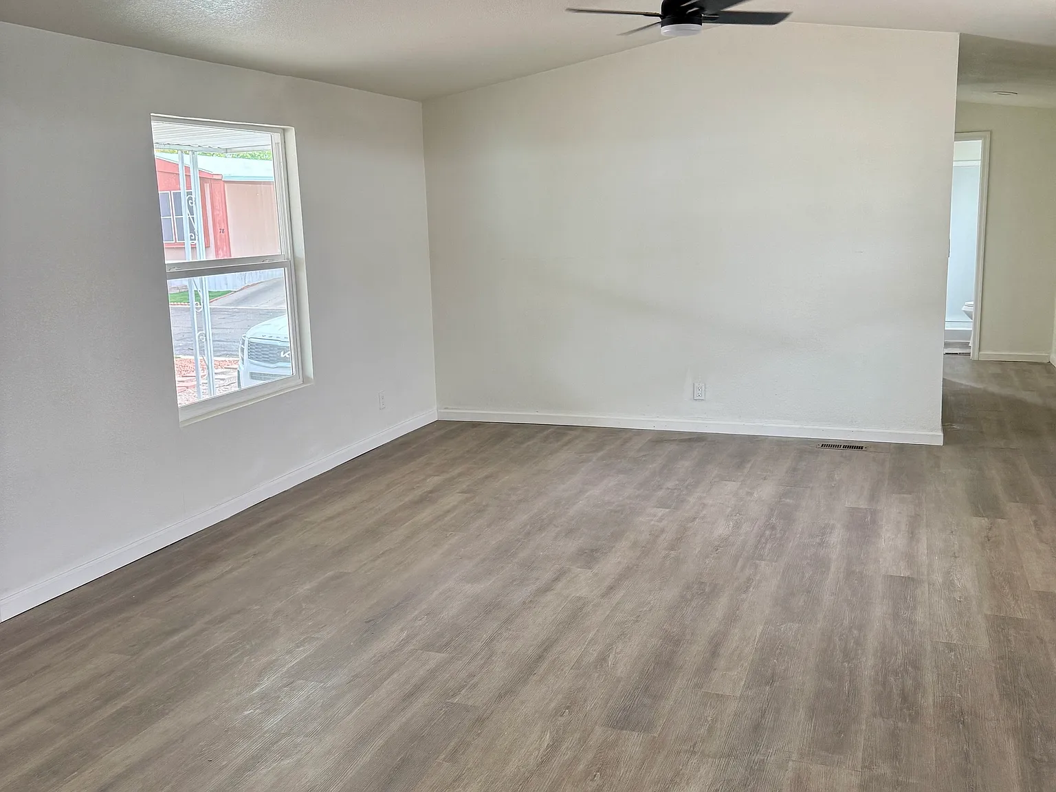 3 bed, 1120 sqft, $1,500 — Photo 2