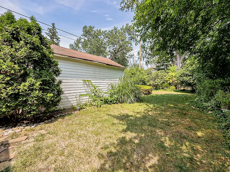 21530 Olmstead St — Photo 34