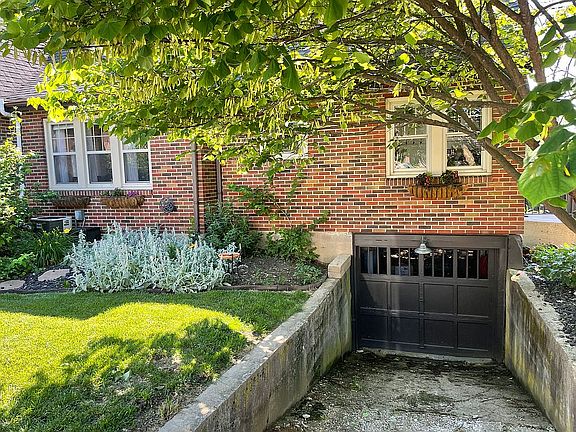 3rd image of 66 Tebbs Ave