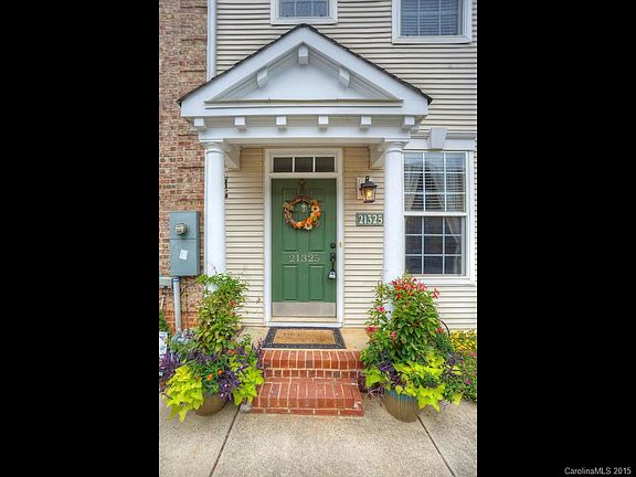 2nd image of 21325 Pine St #124