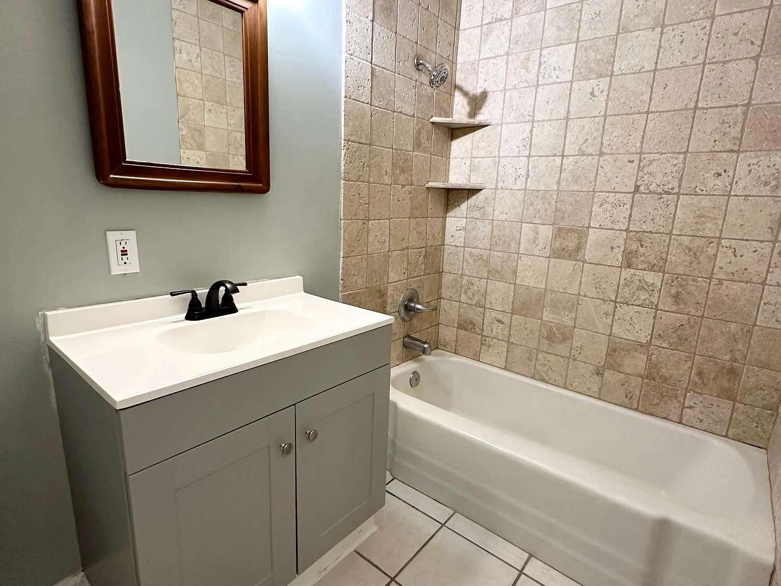 3 bed, 1100 sqft, $1,450 — Photo 3