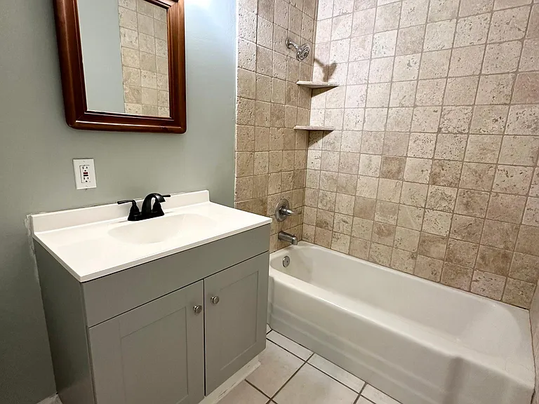 124 Emerite Dr — Photo 3