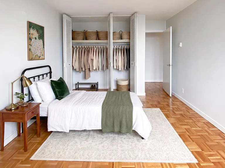 935 Marine Dr — Photo 29
