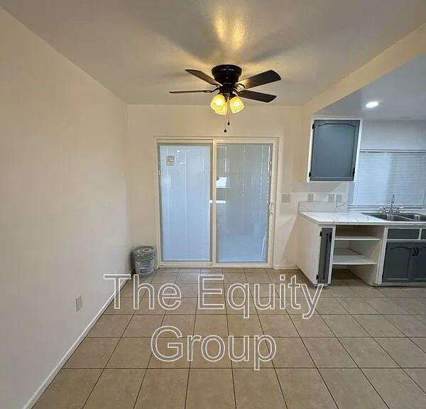 1323 S Court St — Photo 5
