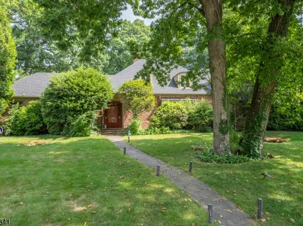 265 Oak Ridge Ave, Summit City, NJ 07901