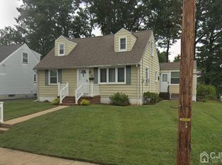44 Seymour Ave, Woodbridge, NJ 07095