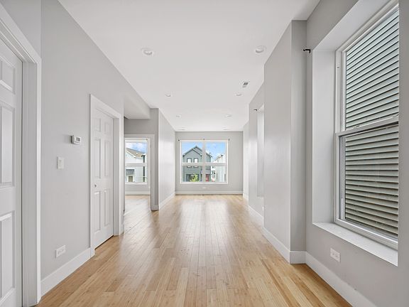5th image of 2526 W Lexington St #3