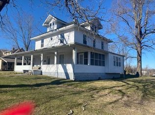 509 W 1st St, Mountain Grove, MO 65711
