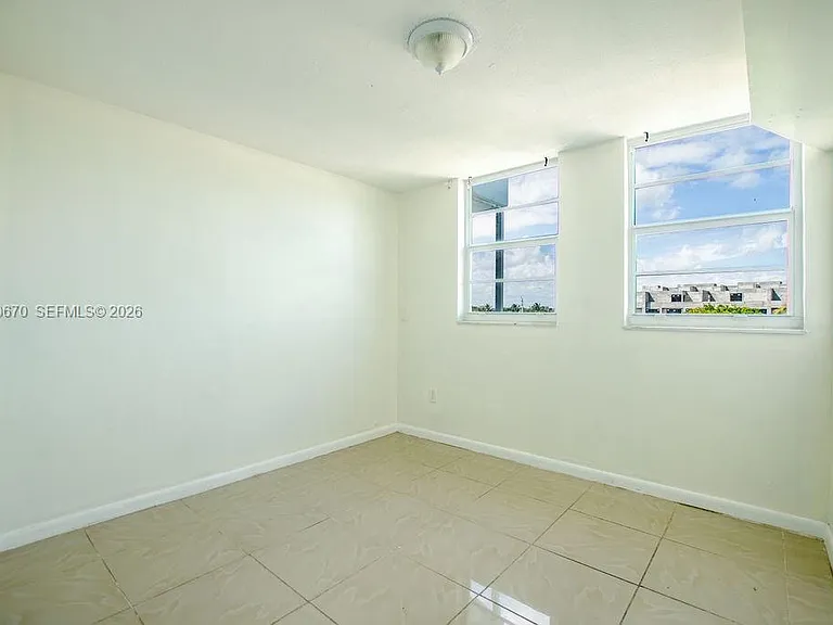 1990 Marseille Dr #402 — Photo 26