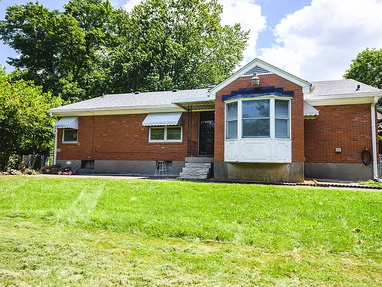 2709 Goldsmith Ln — Photo 34