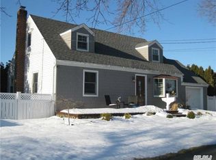 2431 Hamilton Rd, Bellmore, NY 11710