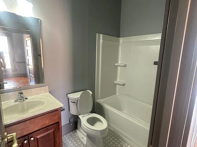 106 N Broad St — Photo 5