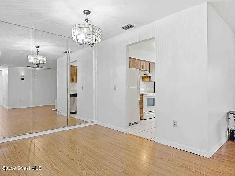 9020 York Ln #10H — Photo 10