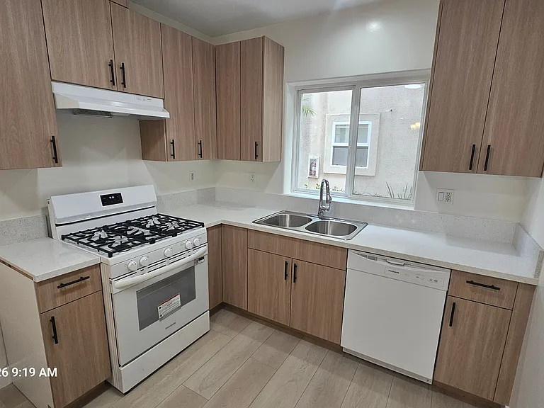 616 N Jackson St #103 — Photo 10
