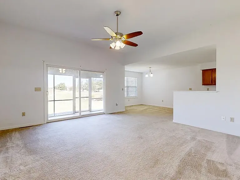 2302 N Prairie St — Photo 9