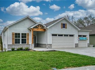 808 NW 94th Ter, Kansas City, MO 64155