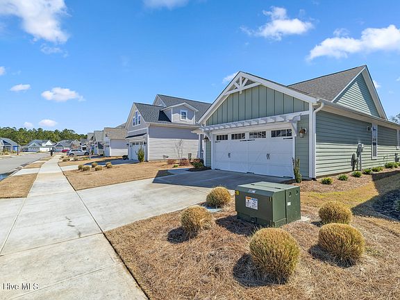 4th image of 5768 Park West Circle