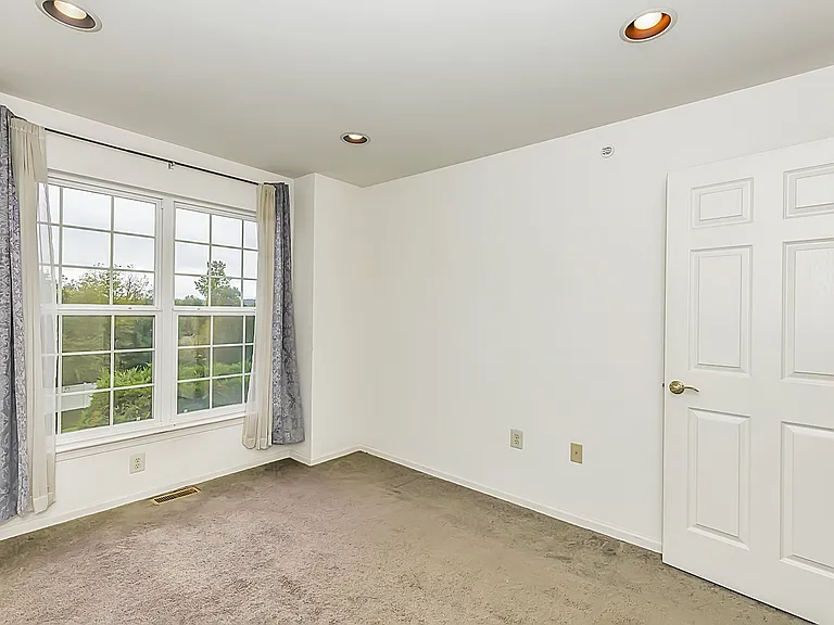 2 Adams Ln #1 — Photo 21