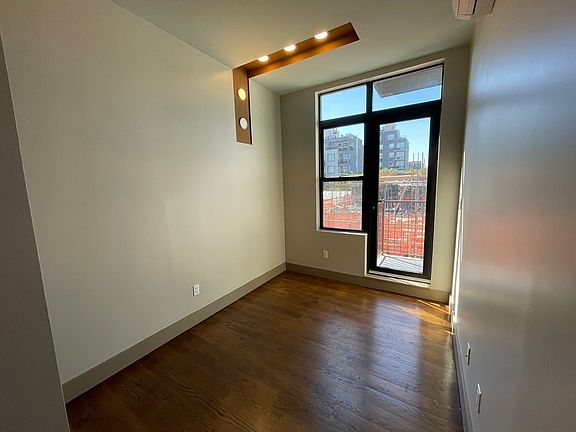 3rd image of 441 Meeker Ave #3BB