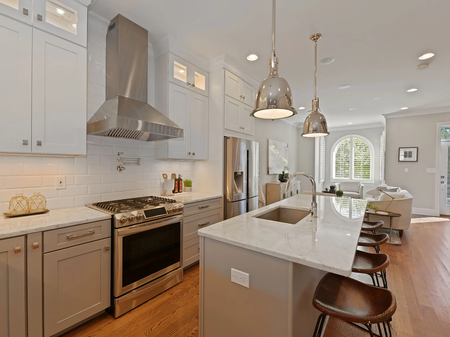 3 bed, 1500 sqft, $5,000 — Photo 1
