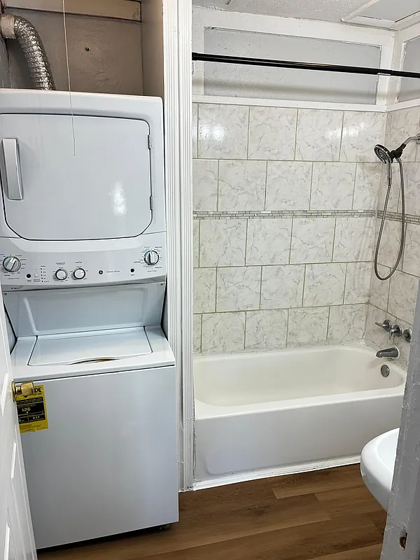 1 bed, 1.0 bath, 750 sqft, $875 — Photo 3