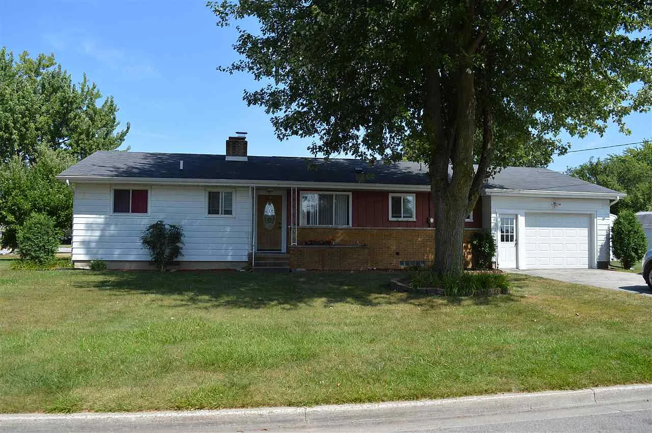 5583 Michael Dr photo 1