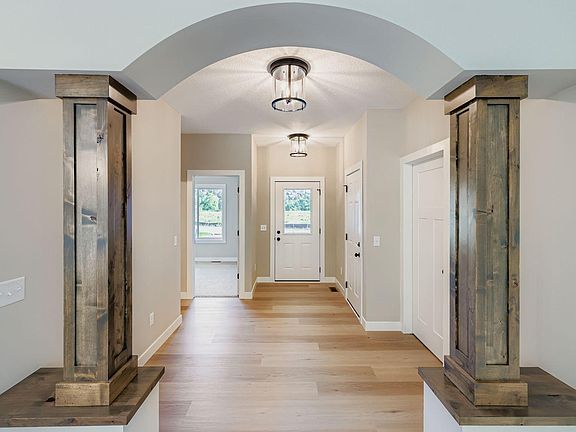 4th image of 6363 Goodwin Ln