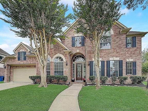 4th image of 2803 Scarlet Oak Court