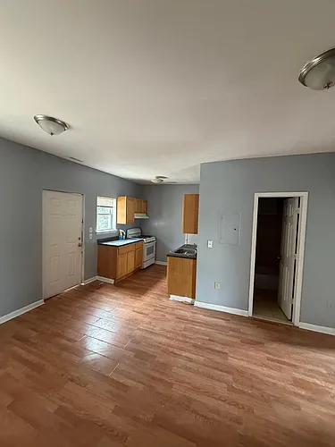 151 7th St Photo 1