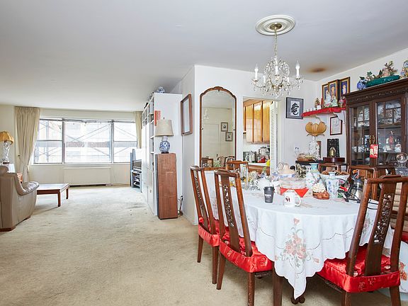 5th image of 201 E 79th St APT 12F