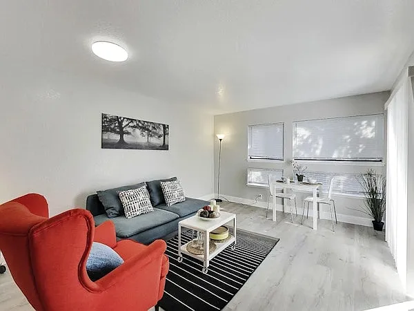 Fruitvale Haus — Photo 1