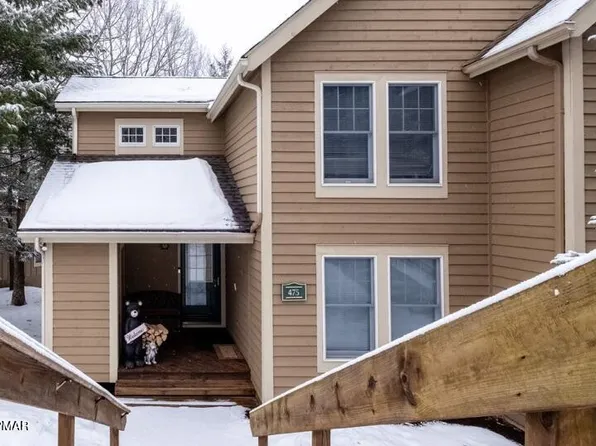 475 Spruce Dr, Tannersville, PA 18372