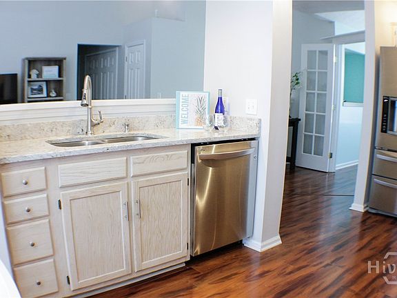 4th image of 7 Teakwood Drive