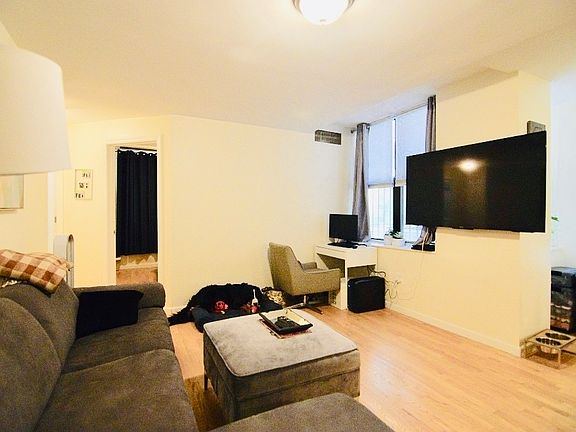 3rd image of 417 E 89th St #5