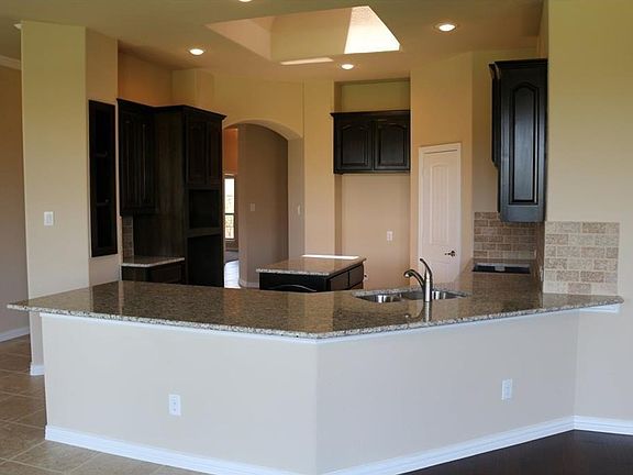 3rd image of 205 Palomino Dr