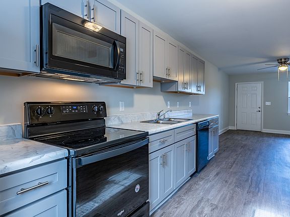 2nd image of 325 Laurel Ln APT 12