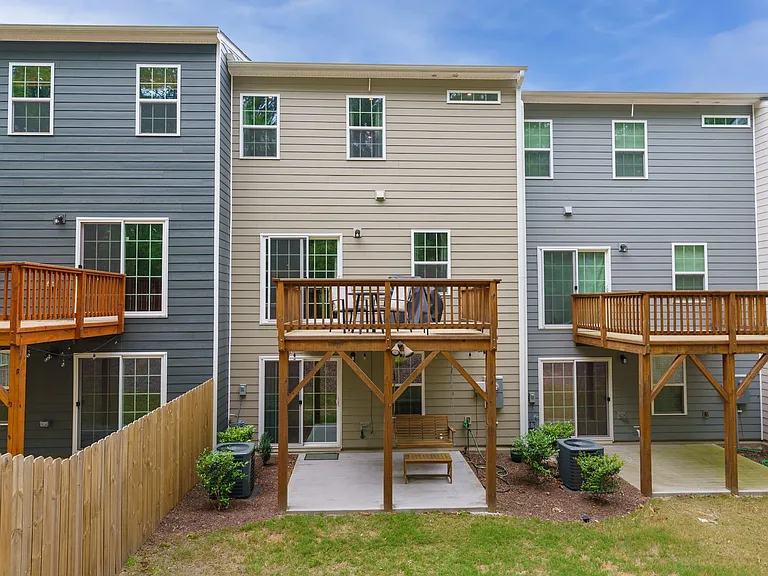 4763 Randall Rd — Photo 16