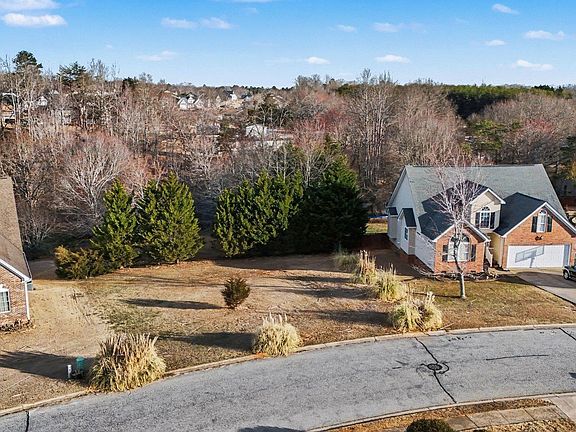 5th image of 408 Winding Brook Ct